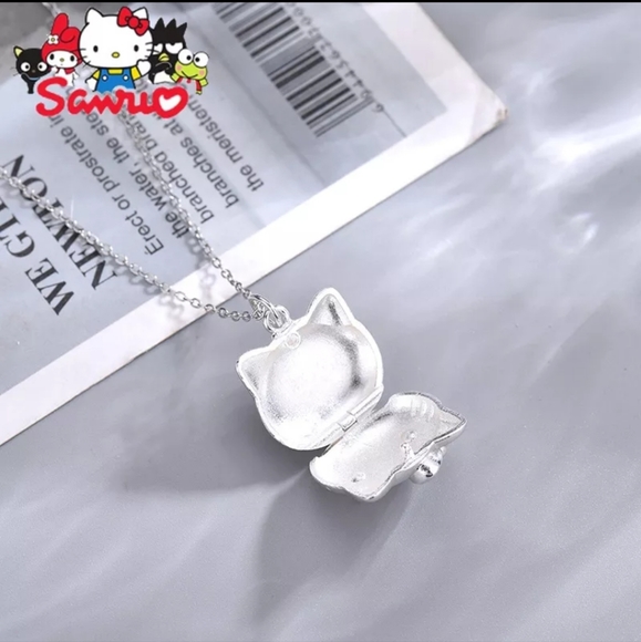 Hello Kitty Locket - Picture 4 of 12